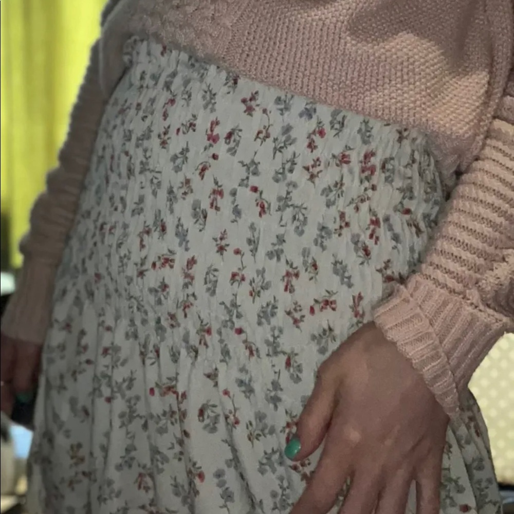 Flower skirt - Picture 4 of 10